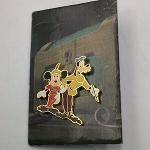 MICKEY and the Beanstalk 1947 with GOOFY Disney Mystery Pin